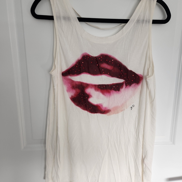 Juicy Couture Tops - Juicy Couture White Tank Top with Pink Lip Design